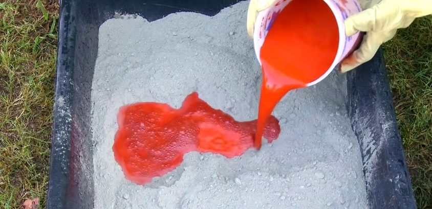 Добавление красящего пигмента в цемент