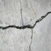 Трещина на бетонной поврехности