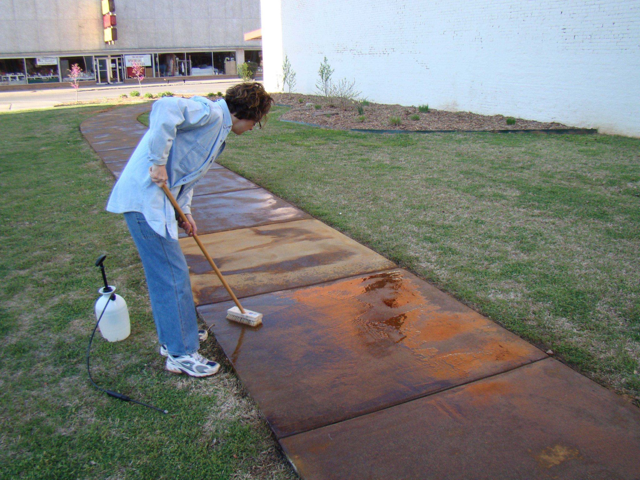 Покрытие бетона акриловой краской